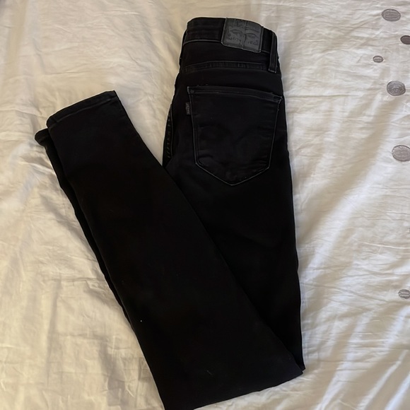 Levi’s low rise skinny jeans - Picture 2 of 3